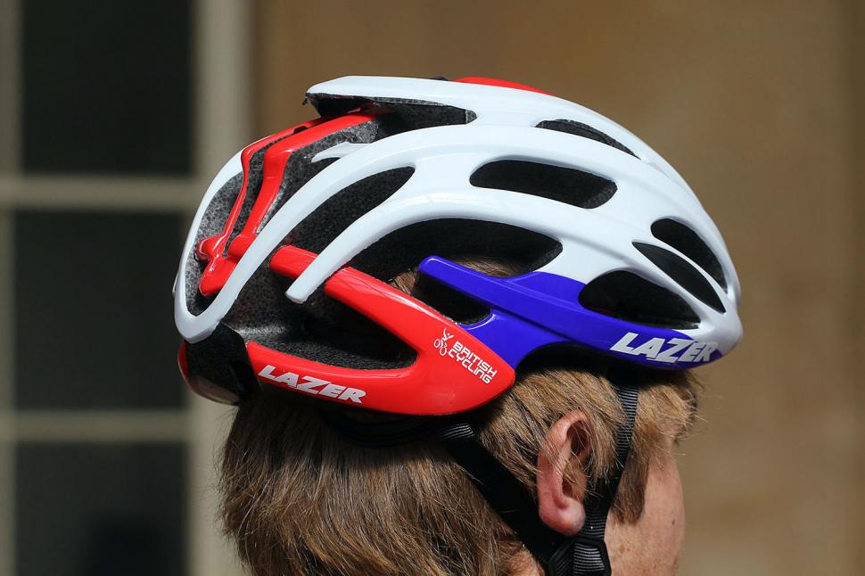 Review Lazer Blade helmet aero shell road.cc